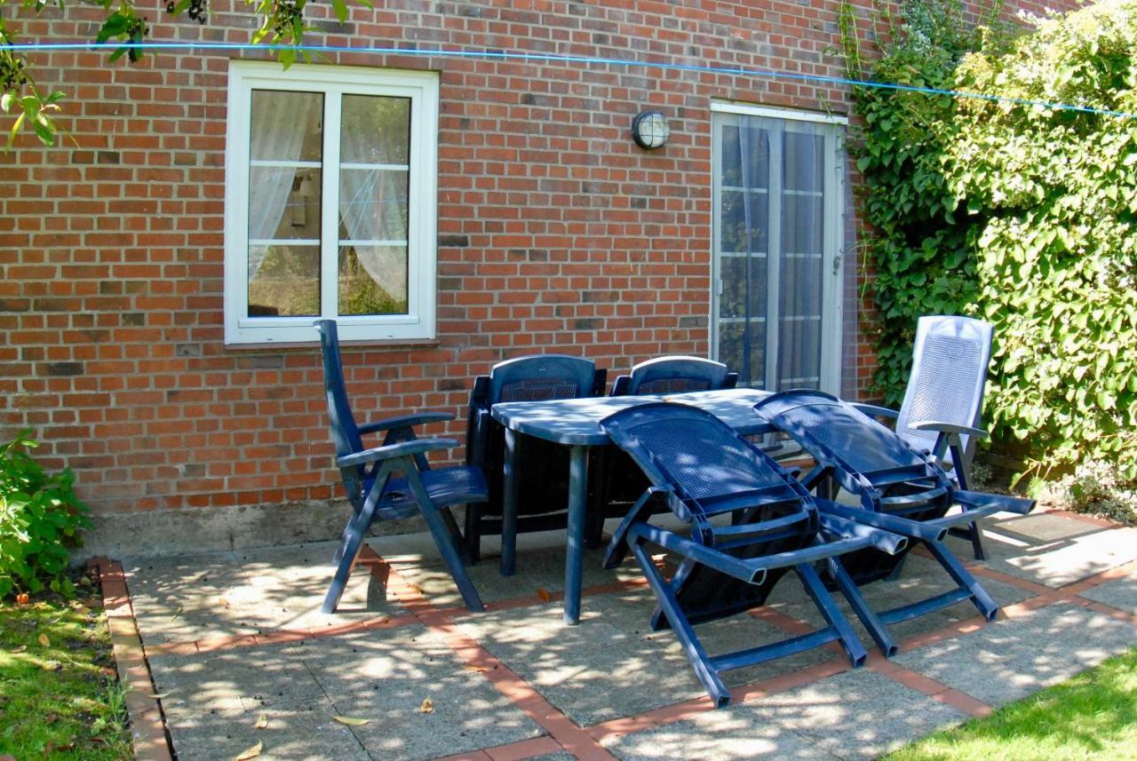 Hof Olde Warft Apartamento Oldenswort Exterior foto