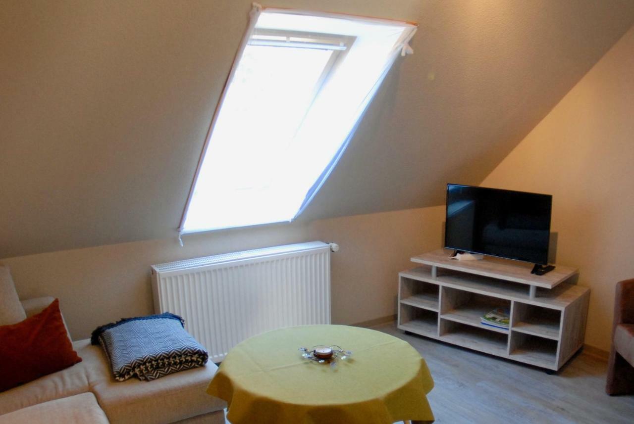 Hof Olde Warft Apartamento Oldenswort Exterior foto